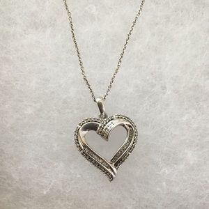 Beautiful sterling silver heart necklace!